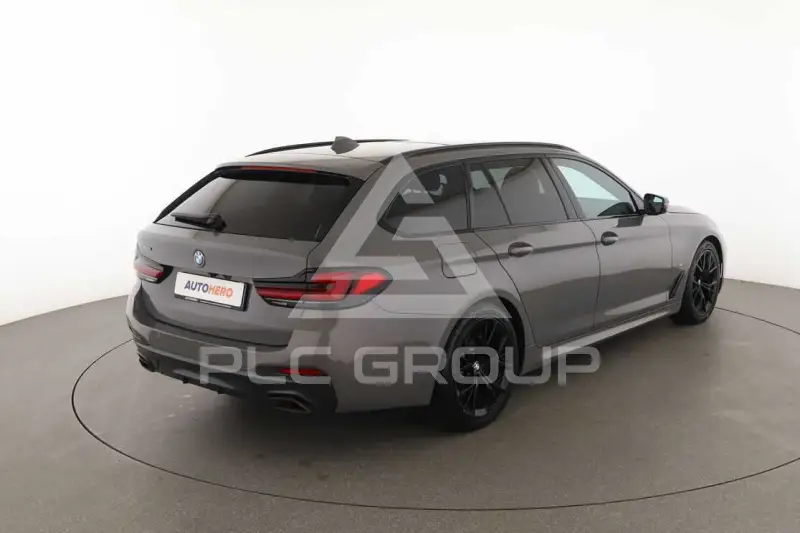 2022 BMW 523