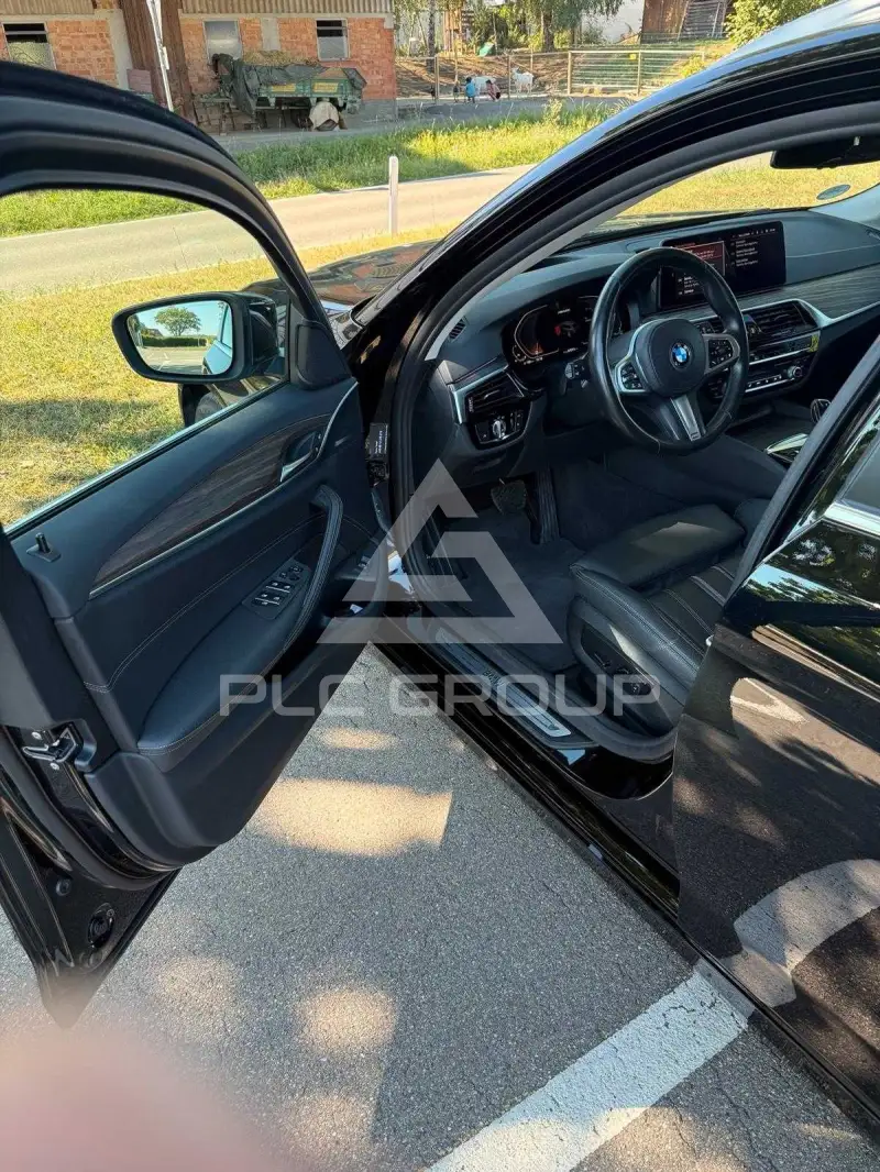 2022 BMW 523