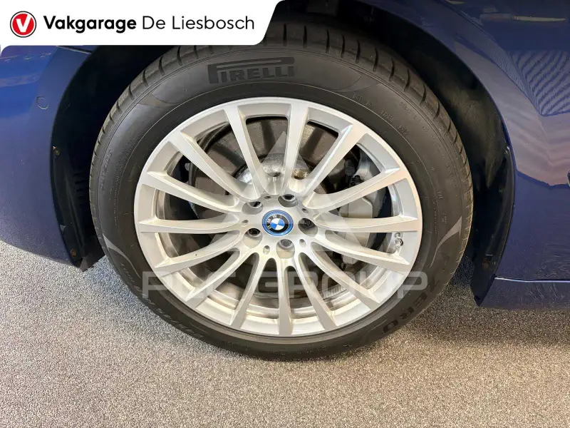 2022 BMW 523