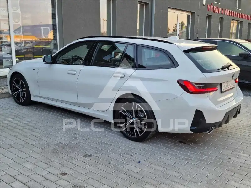 2022 BMW 330