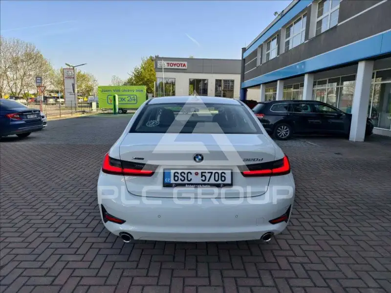 2022 BMW 330