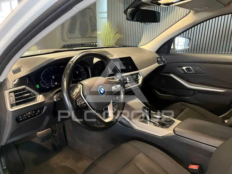 2022 BMW 330
