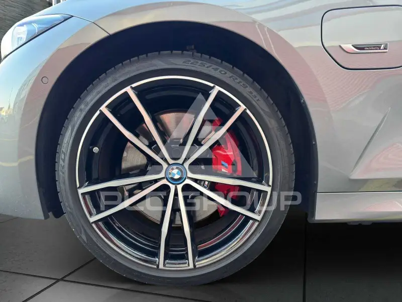 2022 BMW 330