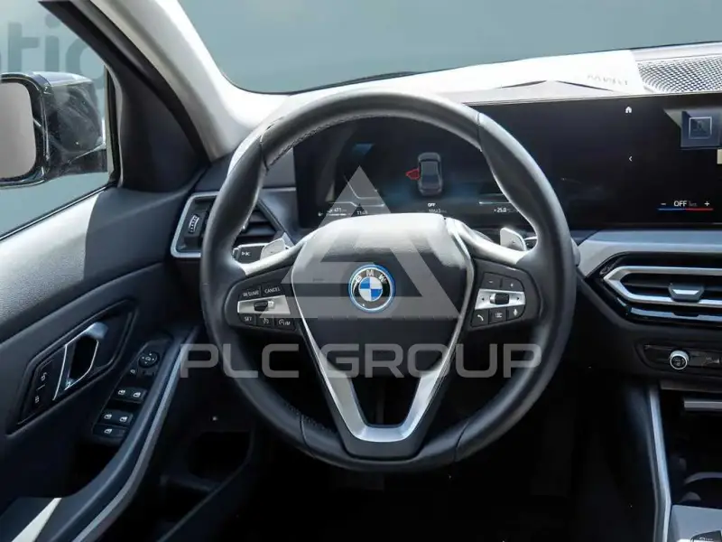 2022 BMW 330