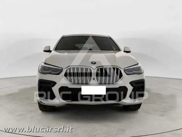 2022 BMW X6