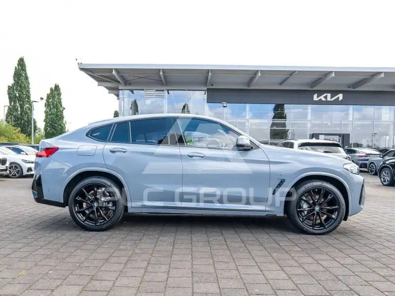 2022 BMW X4