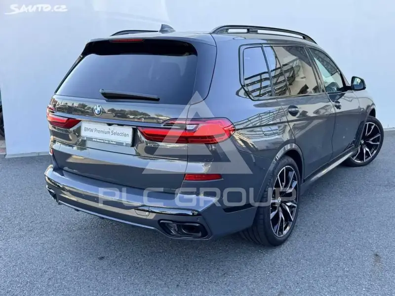 2022 BMW X7