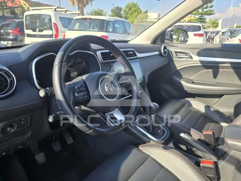 2022 MG ZS
