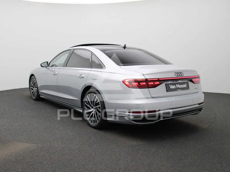 2022 Audi A8