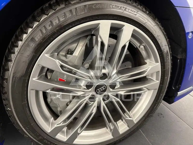 2022 Audi S8
