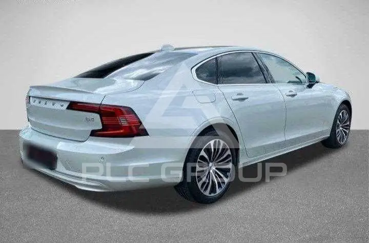 2022 Volvo S90