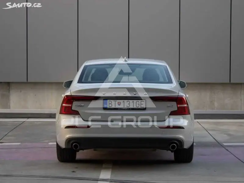 2022 Volvo S60