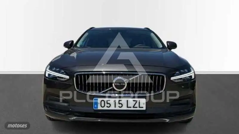 2022 Volvo V90