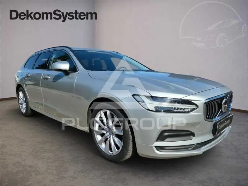 2022 Volvo V90