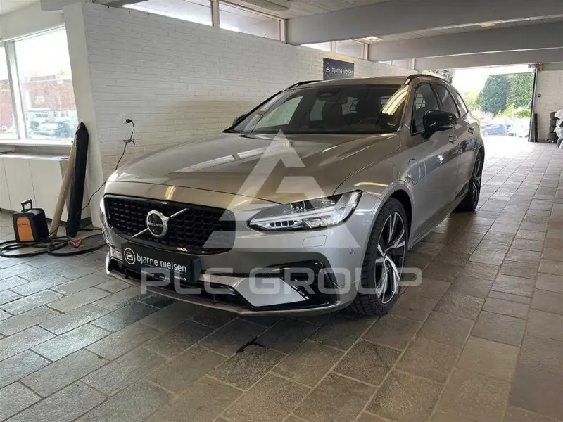 2022 Volvo V90