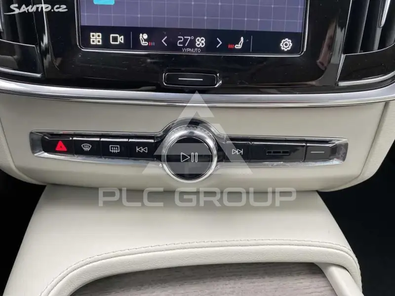 2022 Volvo V90