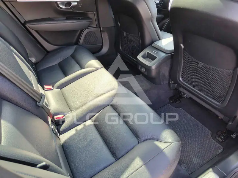 2022 Volvo V90
