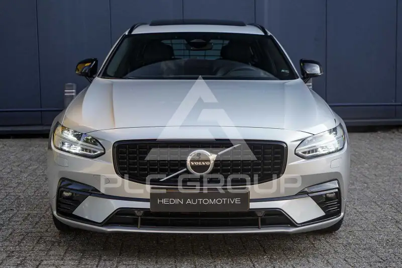 2022 Volvo V90
