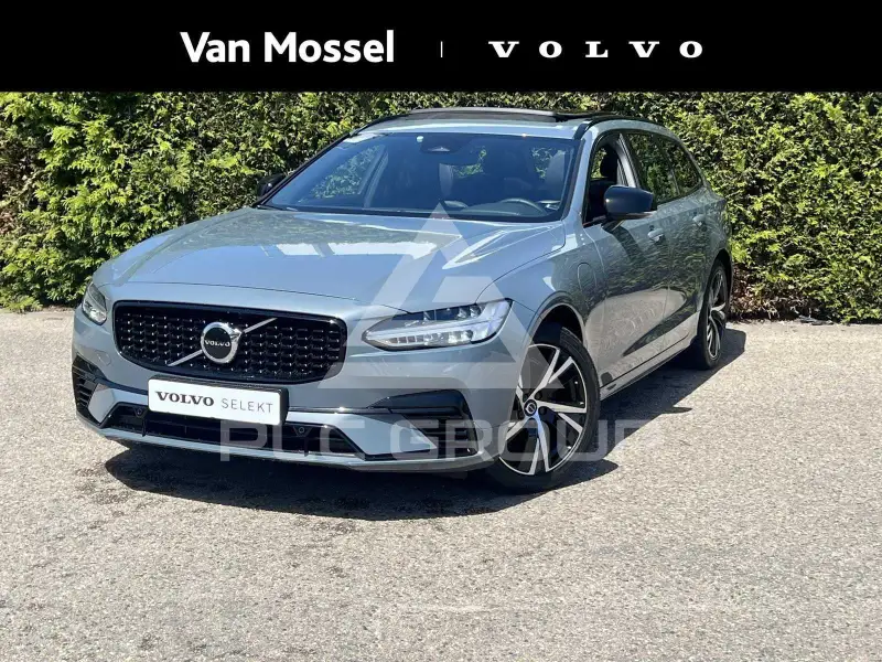 2022 Volvo V90