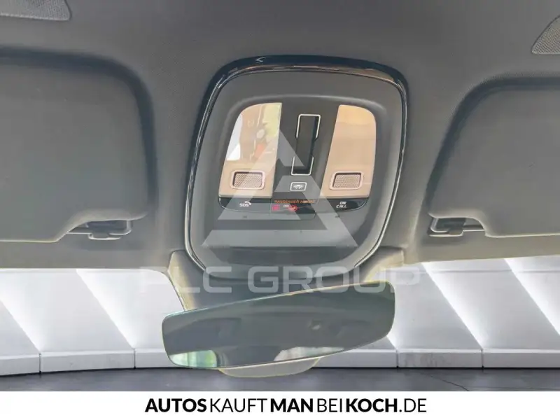 2022 Volvo V90