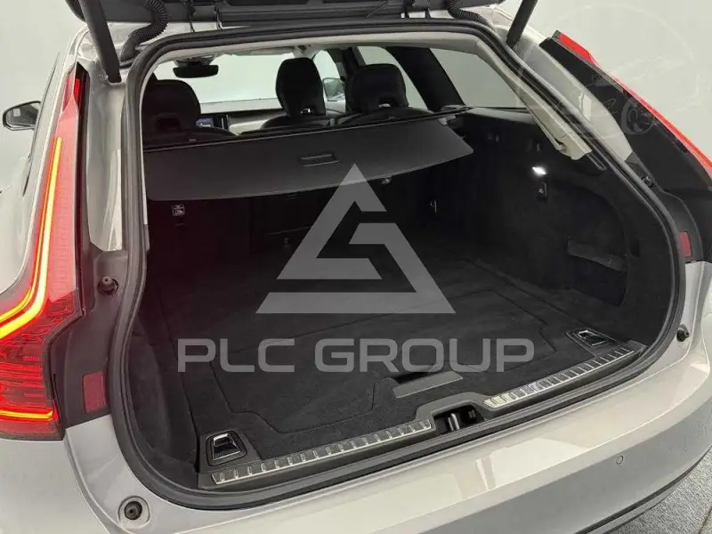 2022 Volvo V90