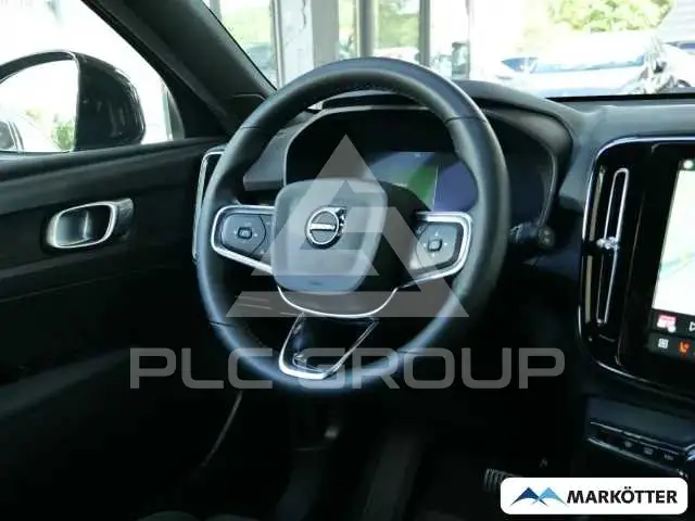 2022 Volvo XC40