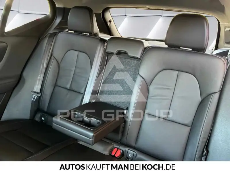 2022 Volvo XC40