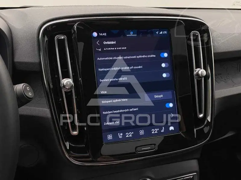 2022 Volvo XC40