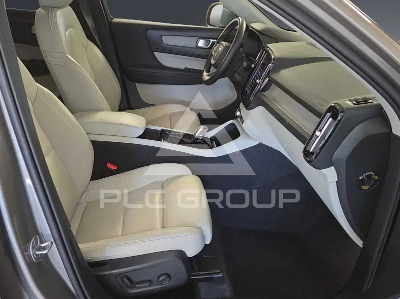 2022 Volvo XC40