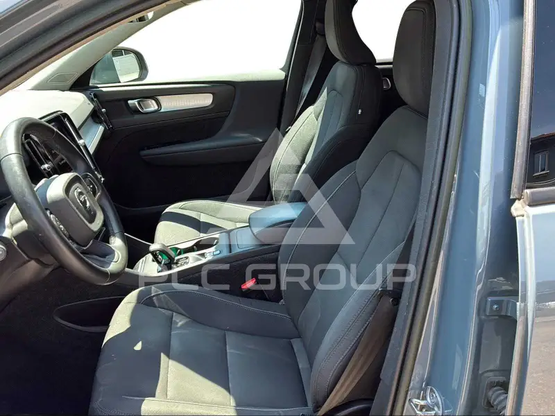 2022 Volvo XC40