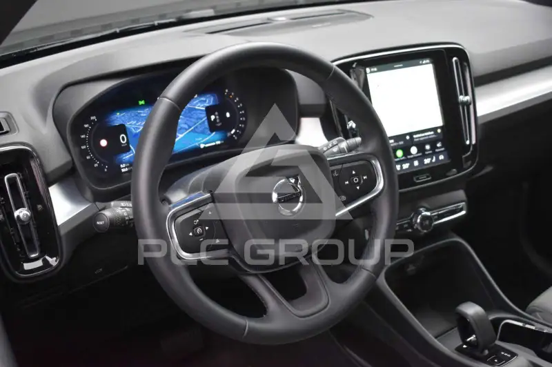 2022 Volvo XC40