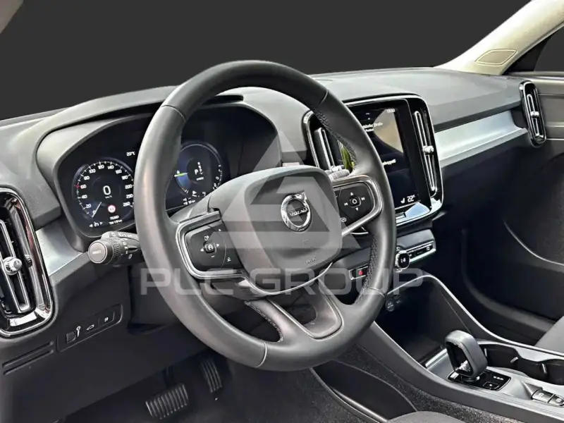 2022 Volvo XC40