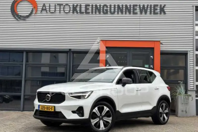 2022 Volvo XC40