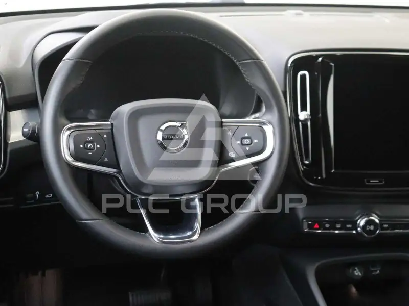 2022 Volvo XC40