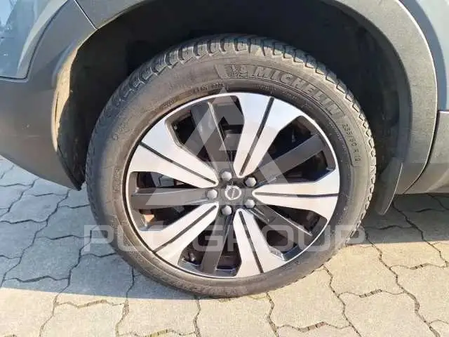 2022 Volvo XC40