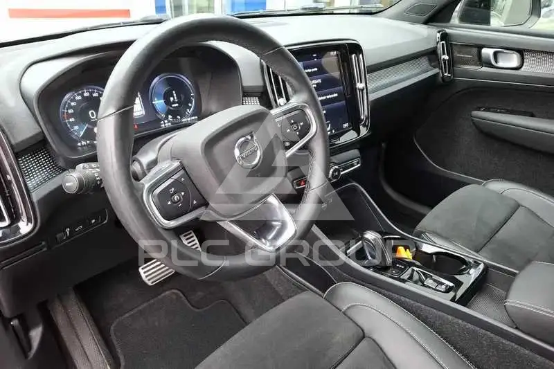 2022 Volvo XC40