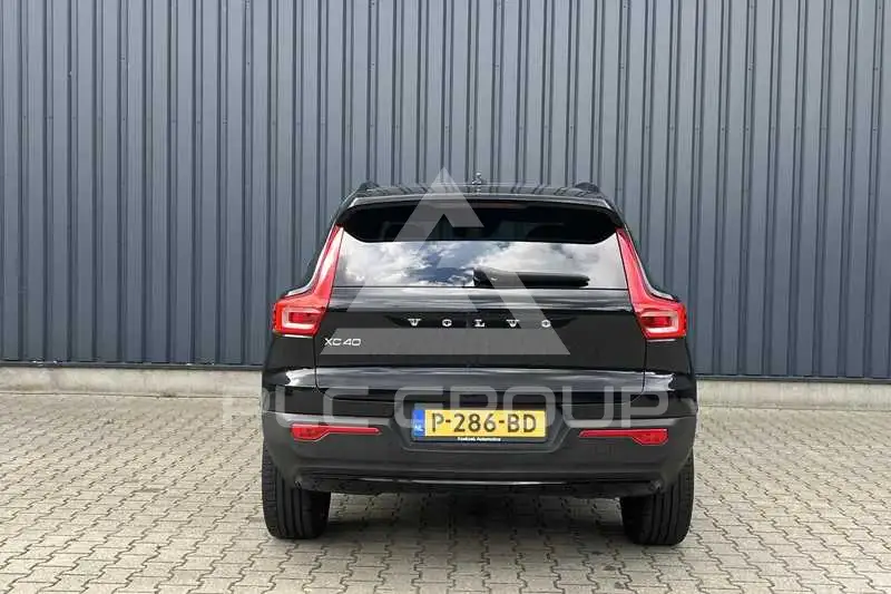 2022 Volvo XC40