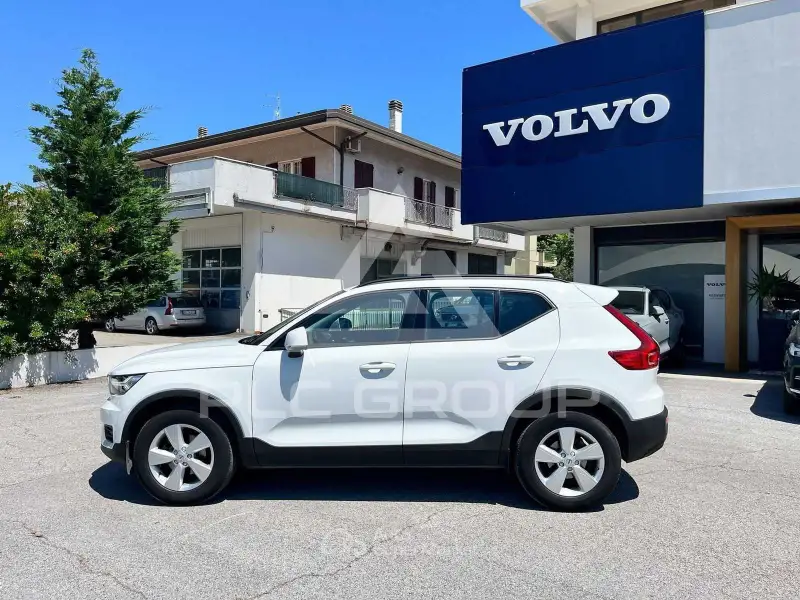 2022 Volvo XC40