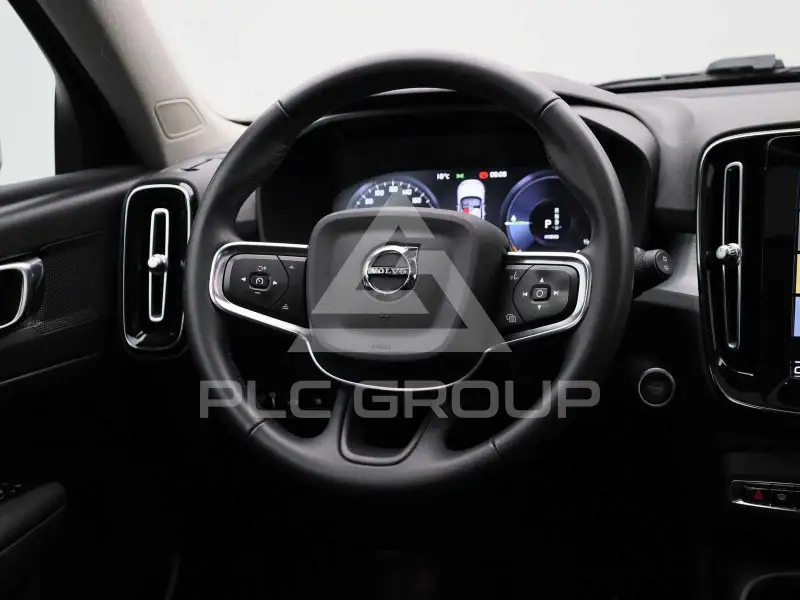 2022 Volvo XC40