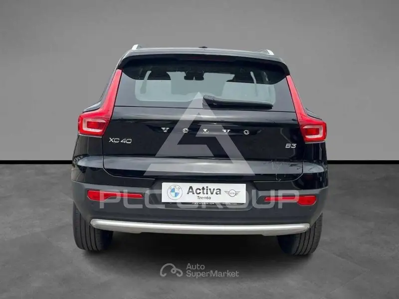 2022 Volvo XC40