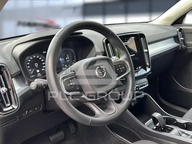2022 Volvo XC40