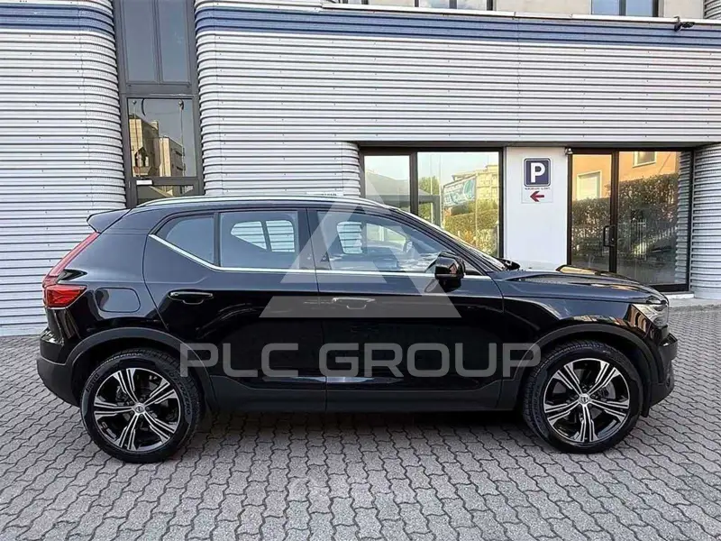 2022 Volvo XC40