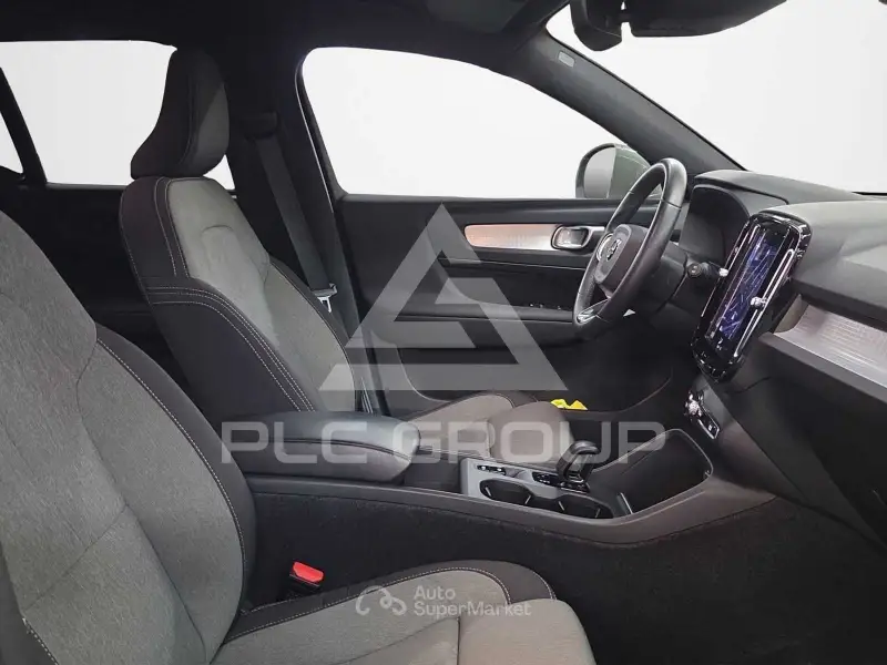 2022 Volvo XC40