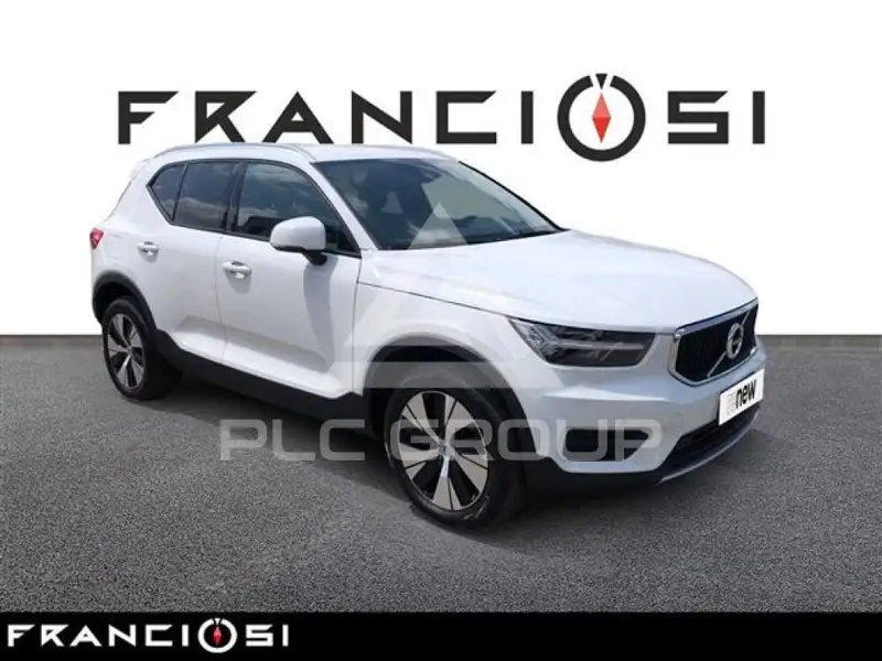 2022 Volvo XC40