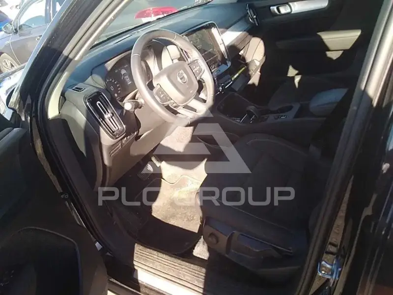 2022 Volvo XC40