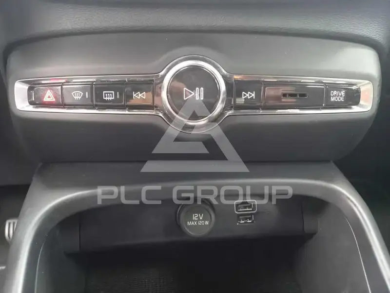 2022 Volvo XC40