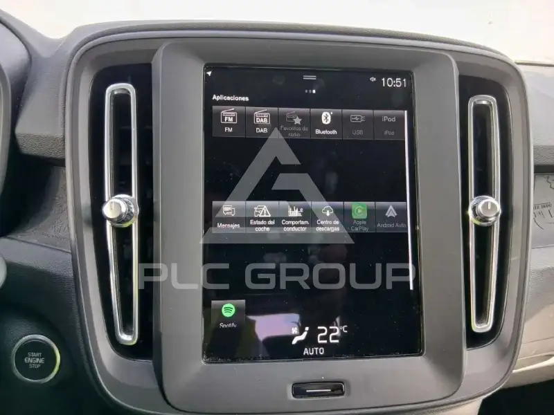 2022 Volvo XC40