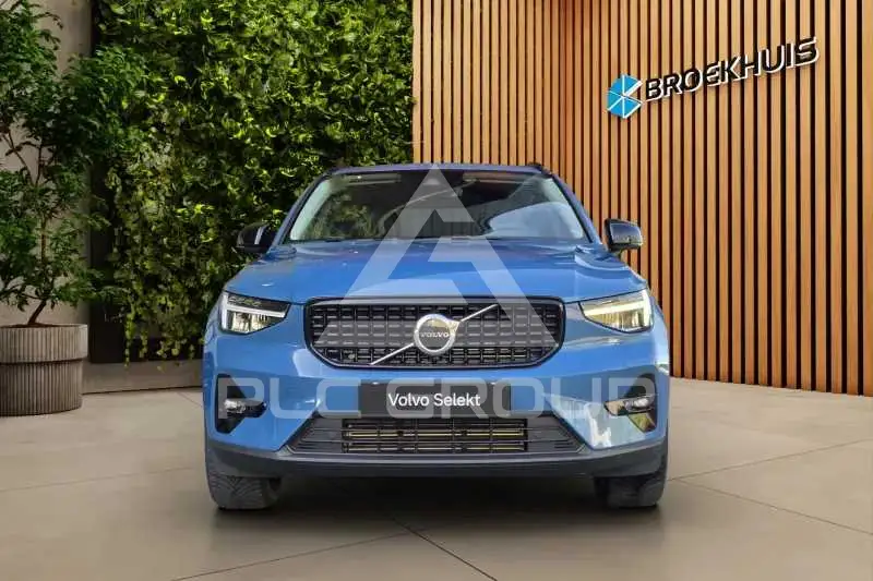 2022 Volvo XC40