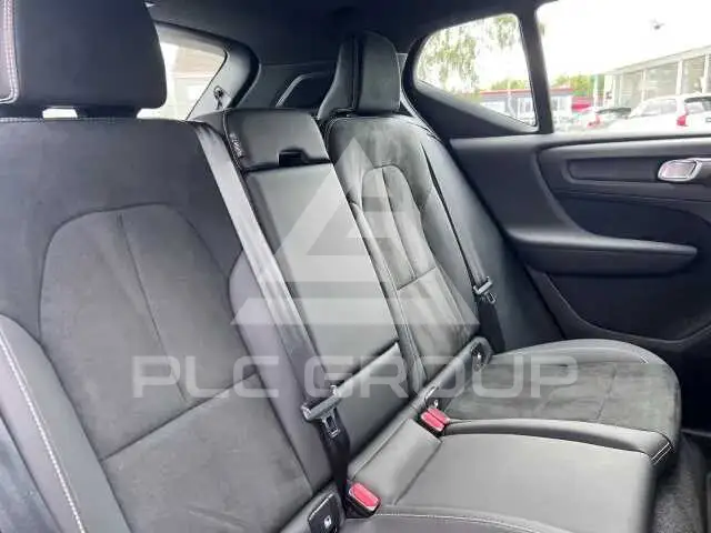 2022 Volvo XC40