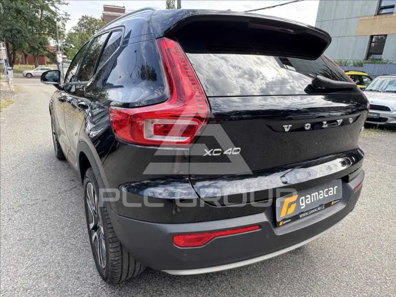 2022 Volvo XC40